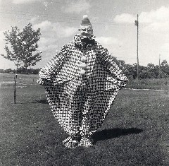 Leon Fry (Clancy the clown)